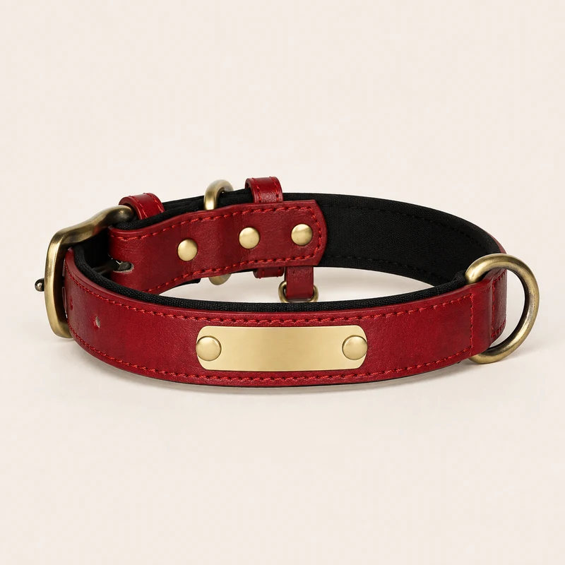 collier en cuir rouge, doublure noire